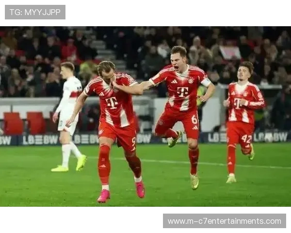 拜仁慕尼黑戴维斯十字韧带撕裂,防线重组面临挑战 拜仁慕尼黑戴维斯十字韧带撕裂,防线重组面临挑战