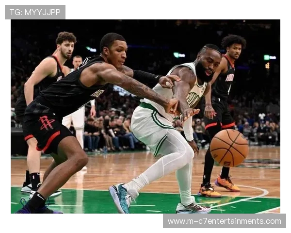 凯尔特人98-96险胜热火,布朗29分7篮板率队完成逆转 凯尔特人98-96险胜热火,布朗29分7篮板率队完成逆转